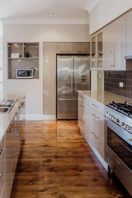 Apartment On James Bicheno Exterior foto